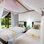 Villa Candi Kecil Empat