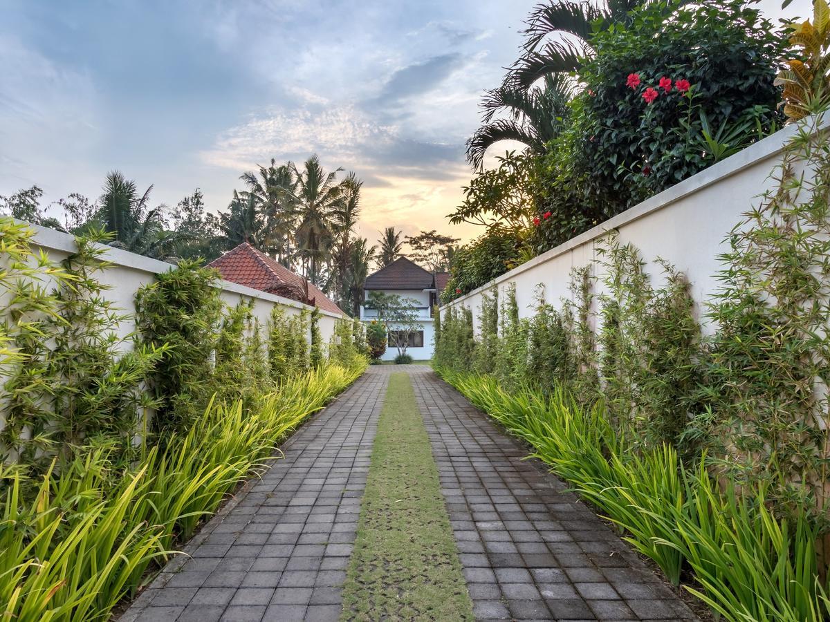 Villa Candi Kecil Empat